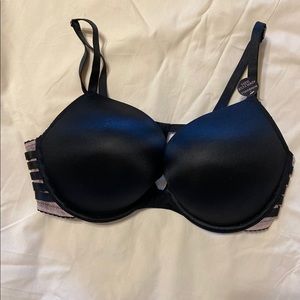 Victoria Secret Bombshell Bra New With Tags
